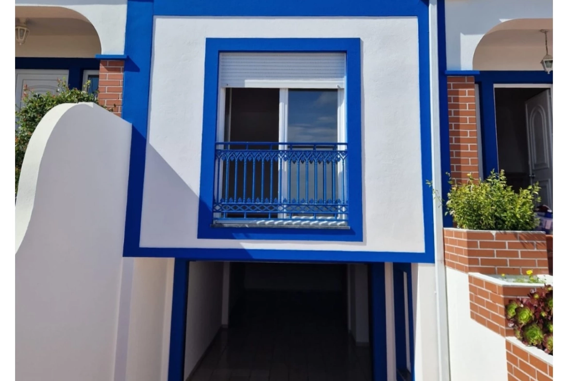MORADIA DE 4 QUARTOS PERTO DAS PRAIAS – LOURINHÃ