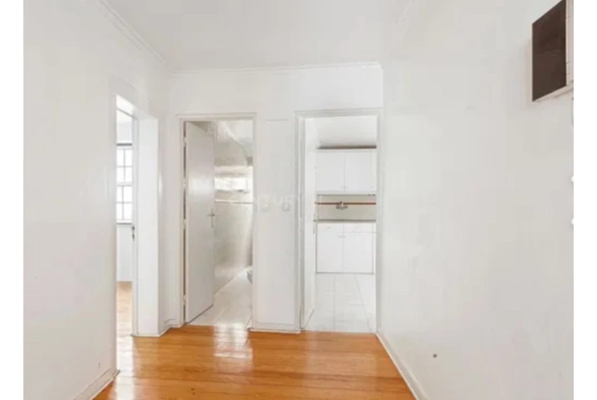 APARTAMENTO COM 2 QUARTOS RENOVADO JUNTO A SÉ DE LISBOA