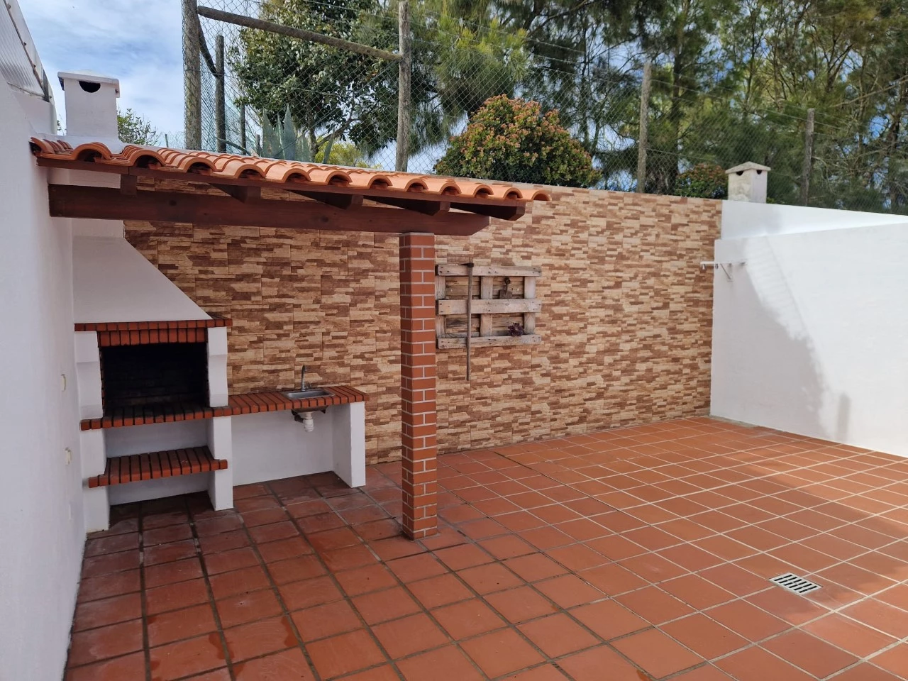05IDa76e7101-0000-0500-0000-000011f19f72 MORADIA DE 4 QUARTOS PERTO DAS PRAIAS – LOURINHÃ