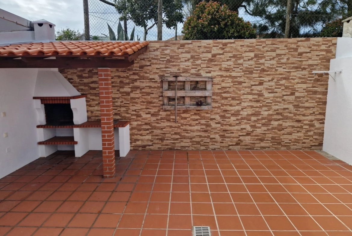 MORADIA DE 4 QUARTOS PERTO DAS PRAIAS – LOURINHÃ