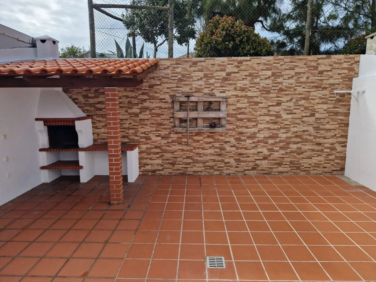06IDa76e7101-0000-0500-0000-000011f19f73 MORADIA DE 4 QUARTOS PERTO DAS PRAIAS – LOURINHÃ