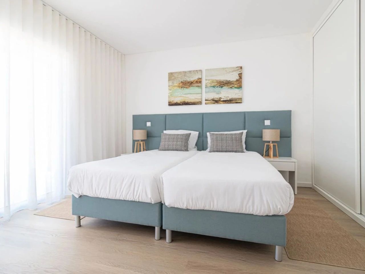 06_QUARTO2 APARTAMENTO EM RESORT DE LUXO NO CARVOEIRO – ALGARVE