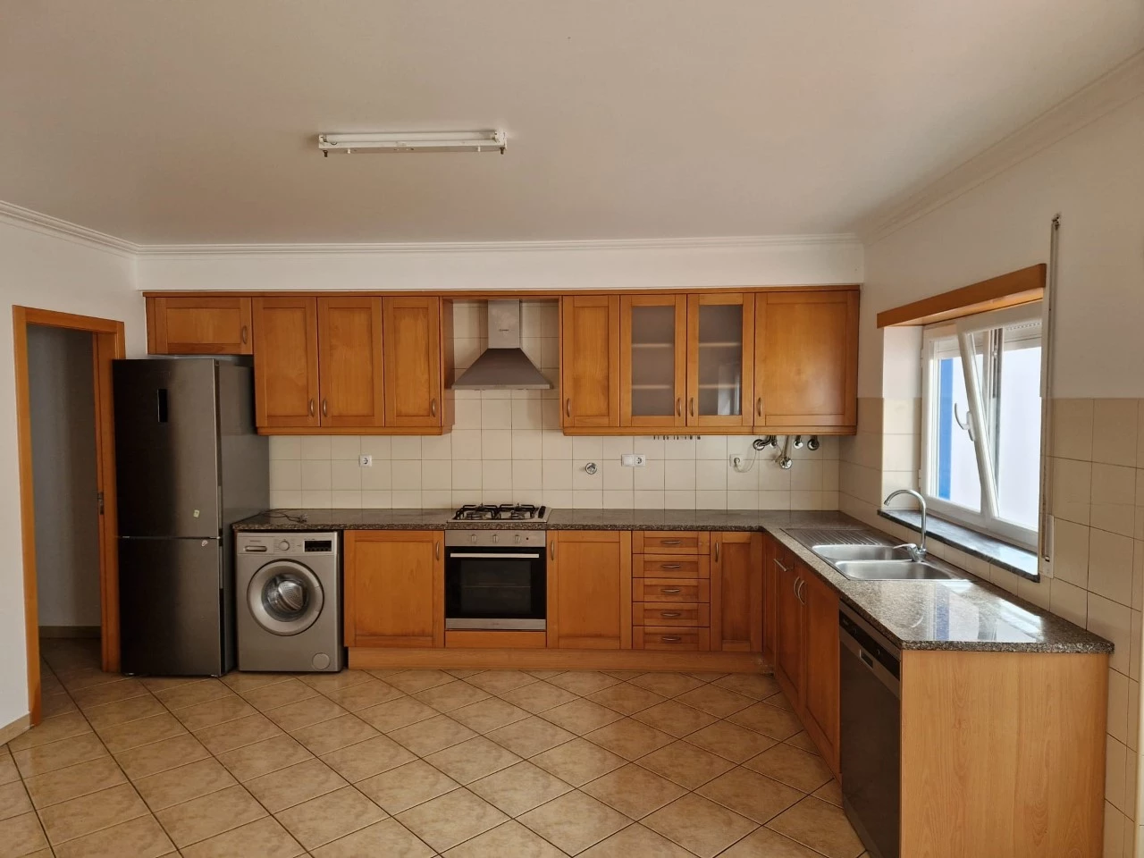 07IDa76e7101-0000-0500-0000-000011f19f76 MORADIA DE 4 QUARTOS PERTO DAS PRAIAS – LOURINHÃ