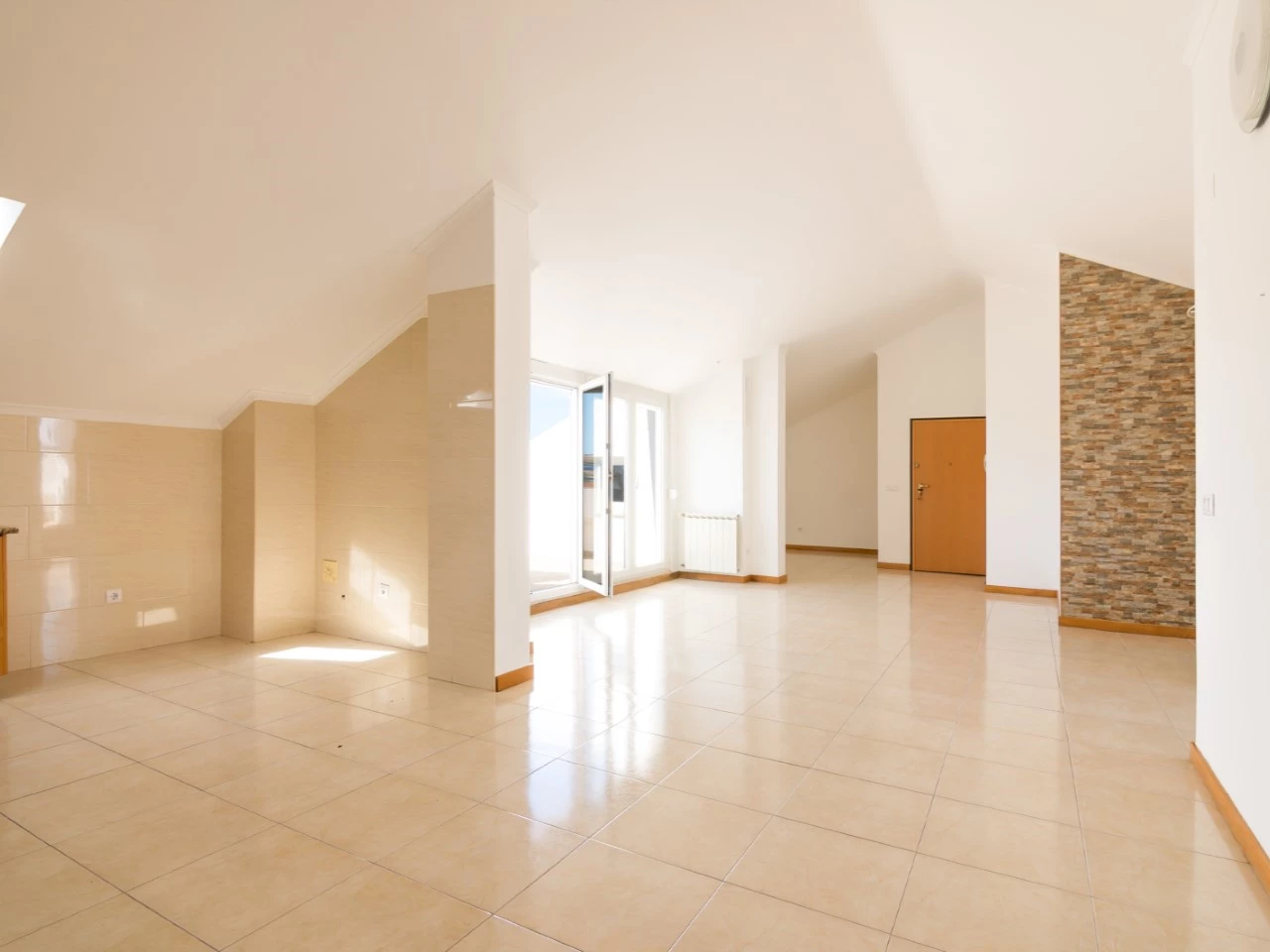 08ID78d27001-0000-0500-0000-000011f1d57d APARTAMENTO NO CENTRO DA LOURINHÃ