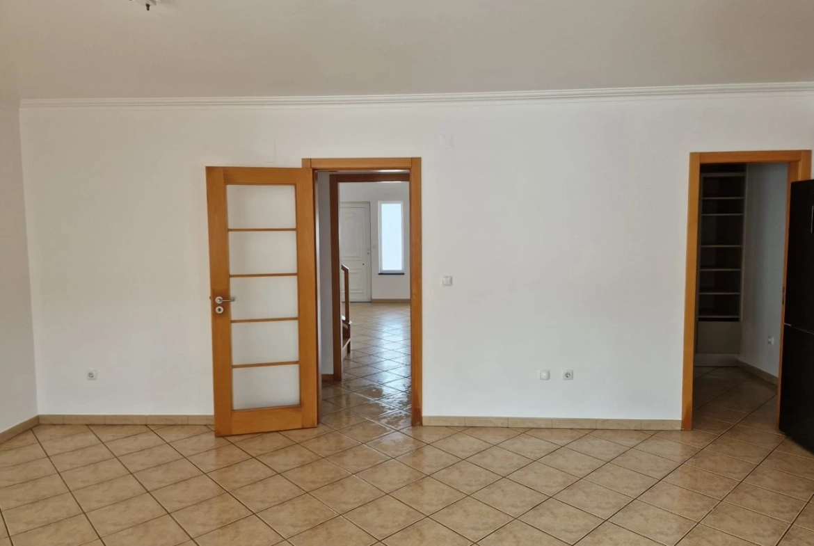 MORADIA DE 4 QUARTOS PERTO DAS PRAIAS – LOURINHÃ