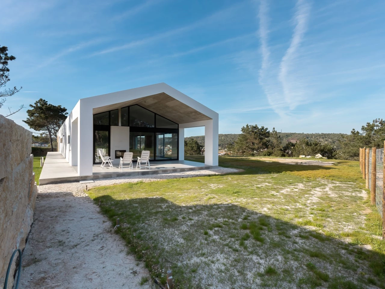 16ID2f776801-0000-0500-0000-0000112b4ca3 MORADIA NOVA NA FOZ DO ARELHO APENAS A 750 METROS DA LAGOA