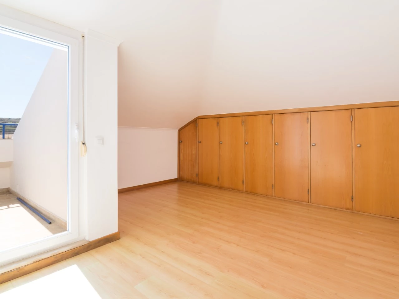 17ID78d27001-0000-0500-0000-000011f1d58c APARTAMENTO NO CENTRO DA LOURINHÃ