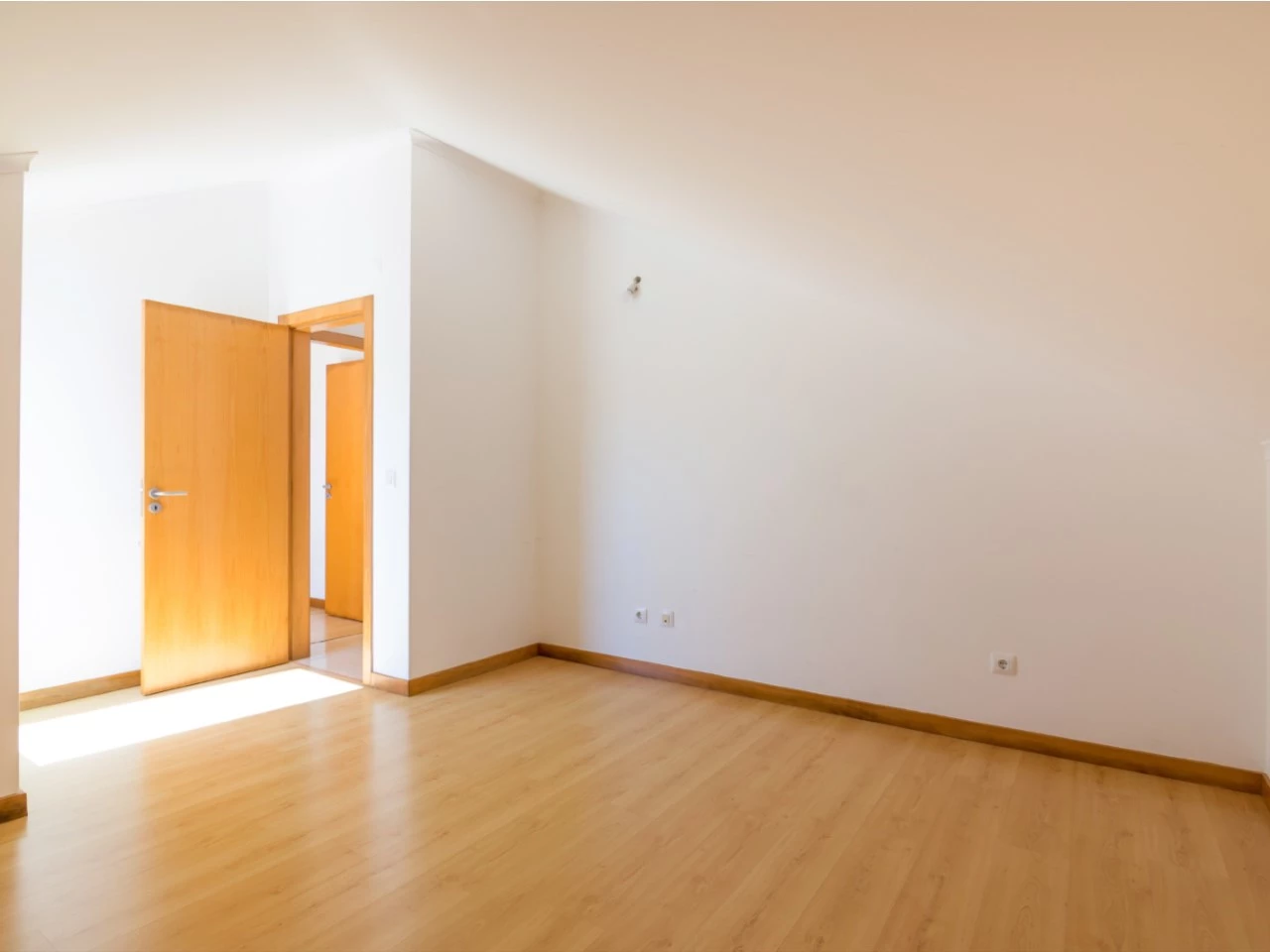 21ID78d27001-0000-0500-0000-000011f1d596 APARTAMENTO NO CENTRO DA LOURINHÃ