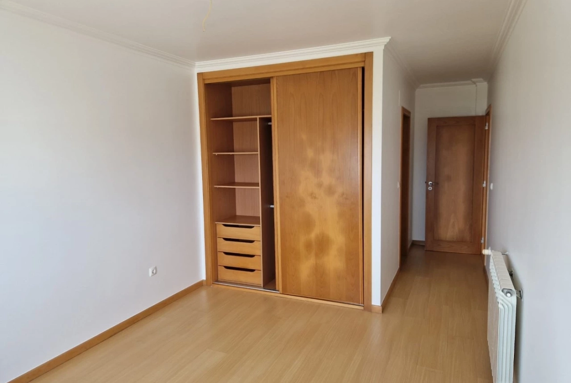 MORADIA DE 4 QUARTOS PERTO DAS PRAIAS – LOURINHÃ