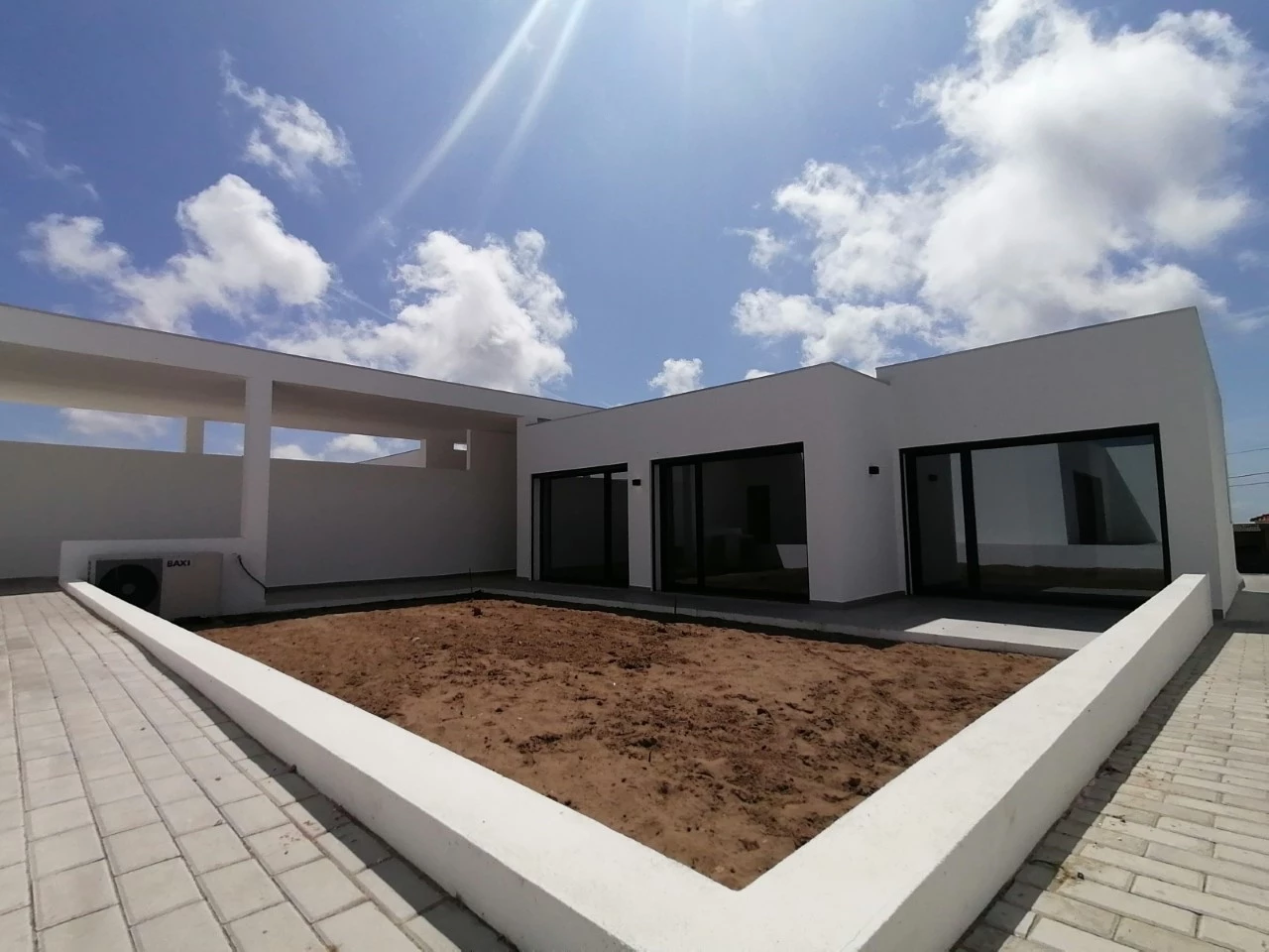 23-JARDIM MORADIA NOVA COM PISCINA E UMA FANTÁSTICA VISTA MAR E DO PÔR-DO-SOL NO HORIZONTE