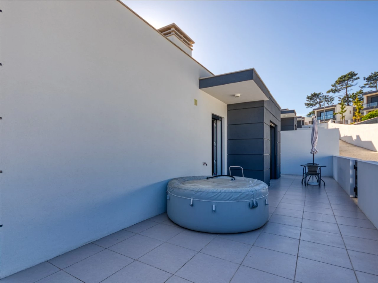 24-piscina MORADIA CONTEMPORÂNEA A 10 MINUTOS A PÉ DA PRAIA DE SALIR DO PORTO