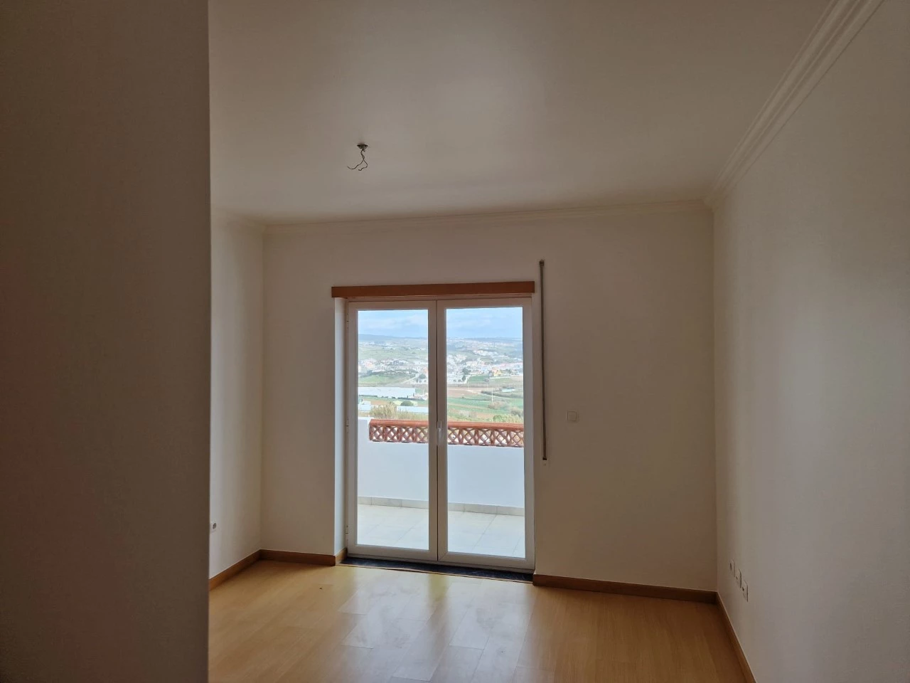 24IDa76e7101-0000-0500-0000-000011f19f6e MORADIA DE 4 QUARTOS PERTO DAS PRAIAS – LOURINHÃ