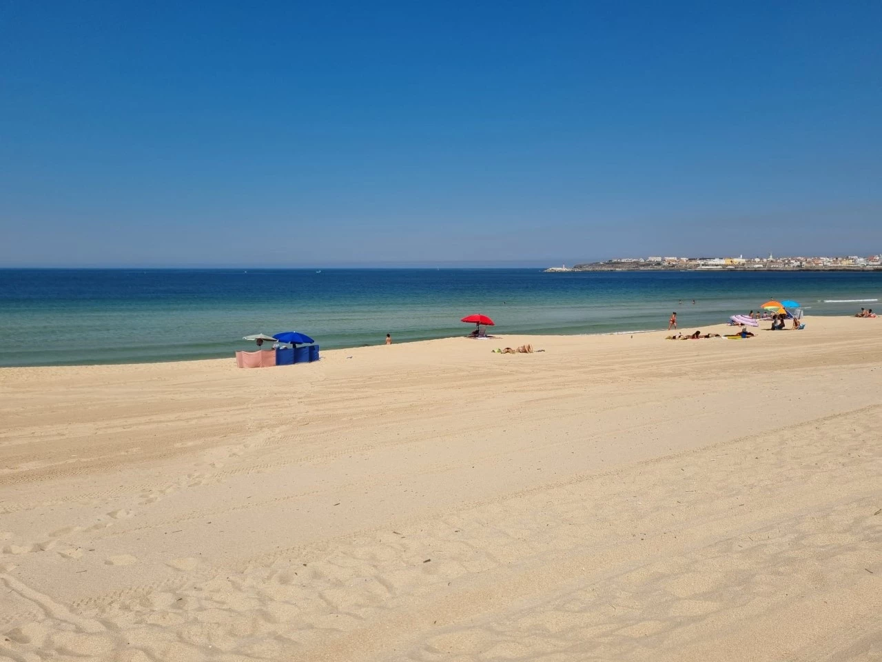 25-PRAIA MORADIA NOVA COM PISCINA E UMA FANTÁSTICA VISTA MAR E DO PÔR-DO-SOL NO HORIZONTE