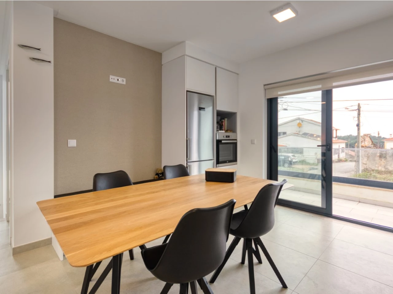 cozinha3 MORADIA ENTRE AS CALDAS DA RAINHA E A VILA DE ÓBIDOS