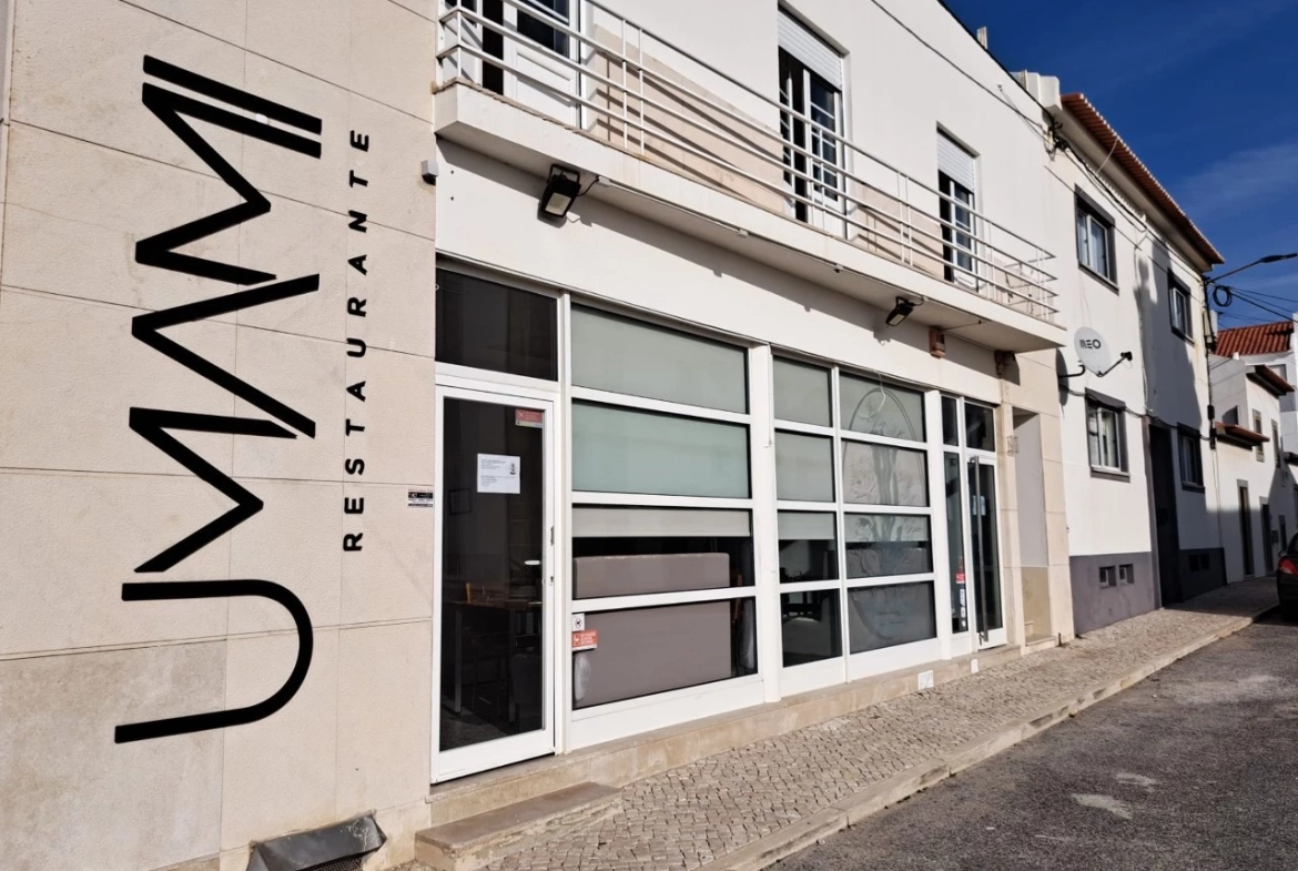 RESTAURANTE COM UMA LOCALIZAÇÃO EXCECIONAL NA PRAIA DA CONSOLAÇÃO – PENICHE