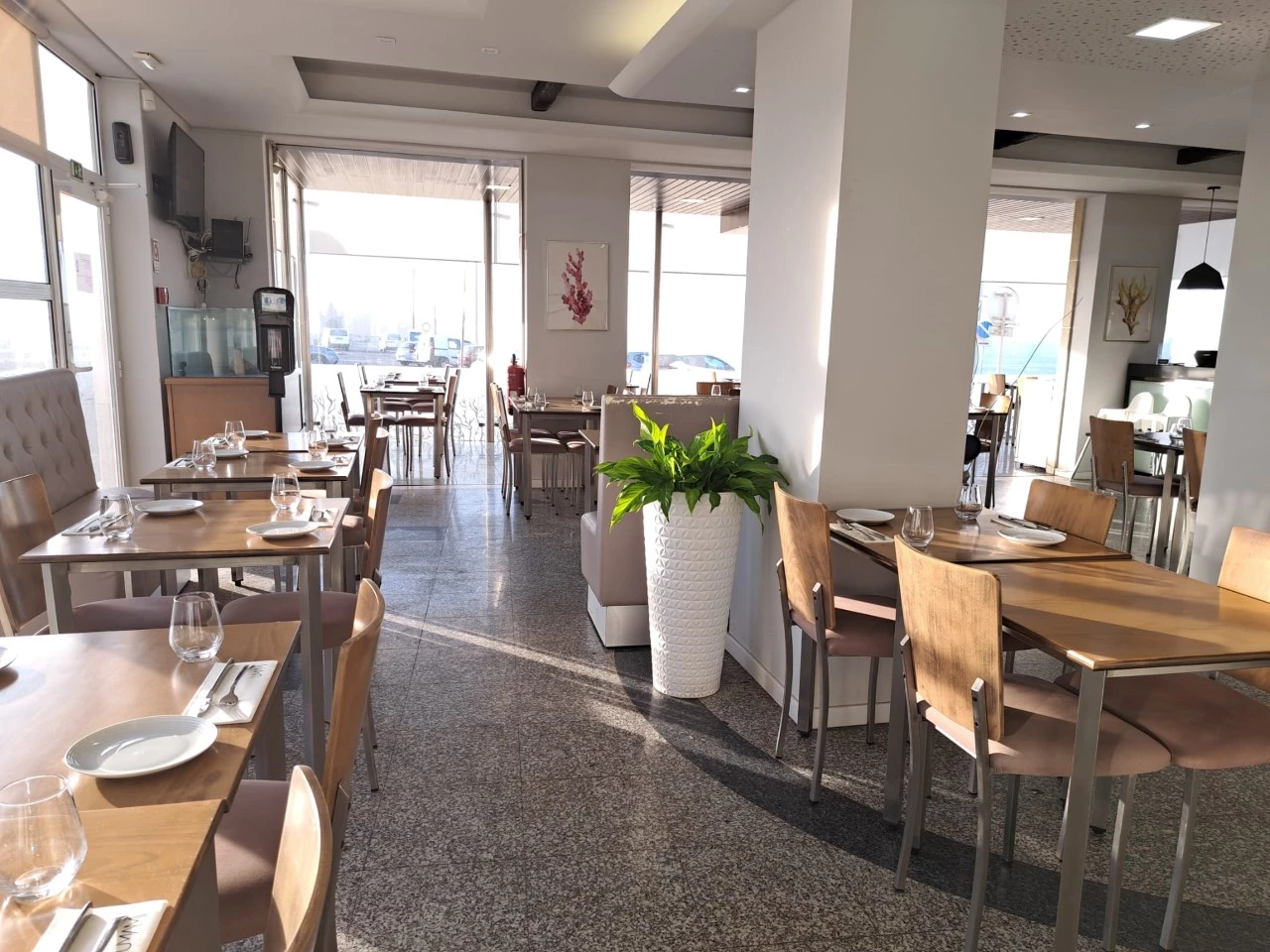 05 RESTAURANTE COM UMA LOCALIZAÇÃO EXCECIONAL NA PRAIA DA CONSOLAÇÃO – PENICHE