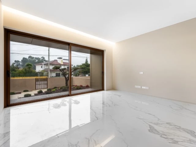 MORADIAS CONTEMPORÂNEAS DE ALTA QUALIDADE EM NOGUEIRA, LOUSADA!