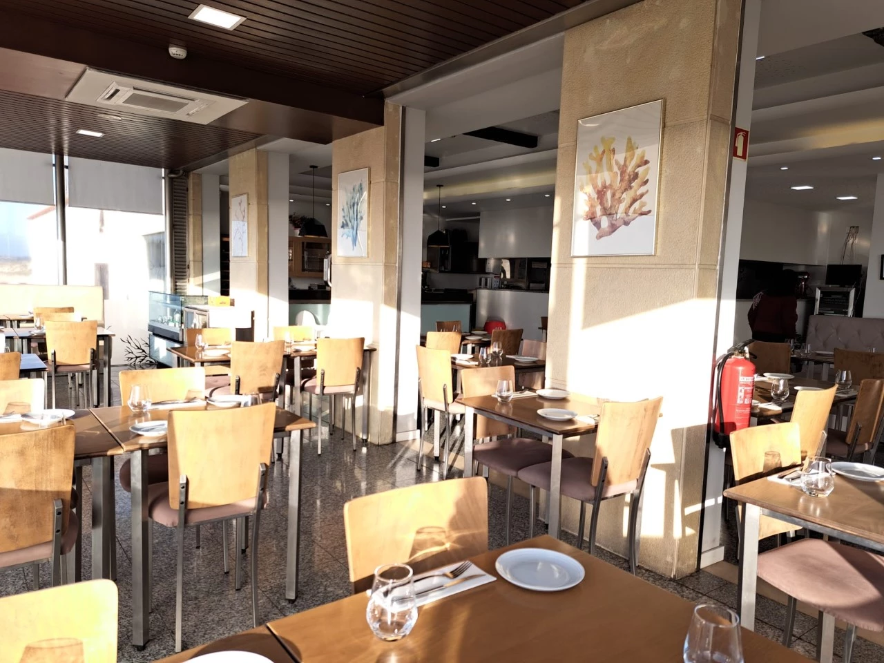 07 RESTAURANTE COM UMA LOCALIZAÇÃO EXCECIONAL NA PRAIA DA CONSOLAÇÃO – PENICHE