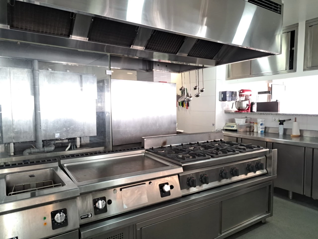 13 RESTAURANTE COM UMA LOCALIZAÇÃO EXCECIONAL NA PRAIA DA CONSOLAÇÃO – PENICHE