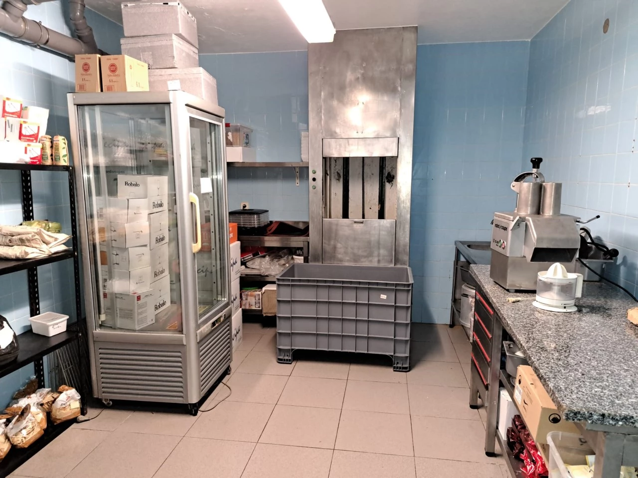 21 RESTAURANTE COM UMA LOCALIZAÇÃO EXCECIONAL NA PRAIA DA CONSOLAÇÃO – PENICHE