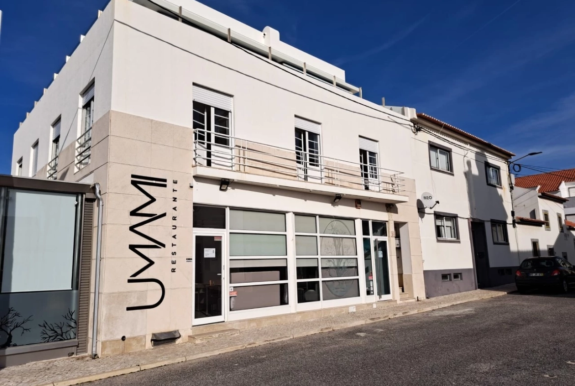 RESTAURANTE COM UMA LOCALIZAÇÃO EXCECIONAL NA PRAIA DA CONSOLAÇÃO – PENICHE