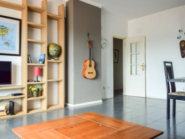 APARTAMENTO COM 5 QUARTOS NO CENTRO DE PENICHE