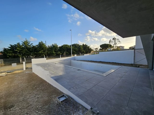 MORADIAS T3 NOVAS ENTRE CALDAS DA RAINHA E ÓBIDOS
