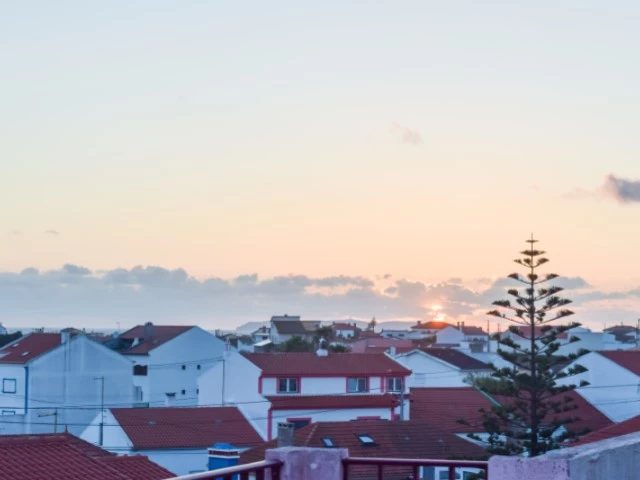 APARTAMENTO COM 5 QUARTOS NO CENTRO DE PENICHE