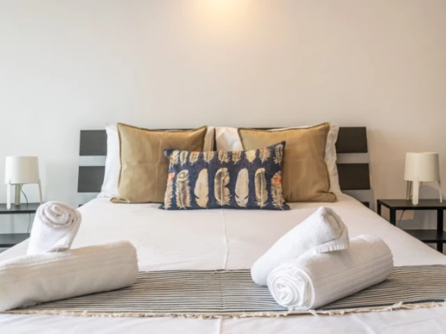 APARTAMENTO COM 5 QUARTOS NO CENTRO DE PENICHE