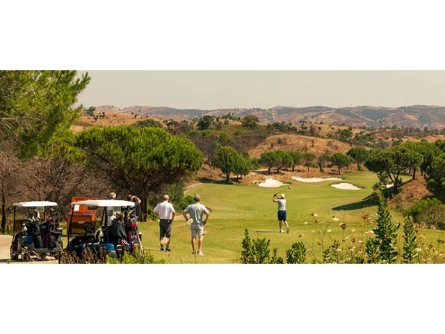 APARTAMENTO DE ALTA QUALIDADE EM RESORT GOLFE
