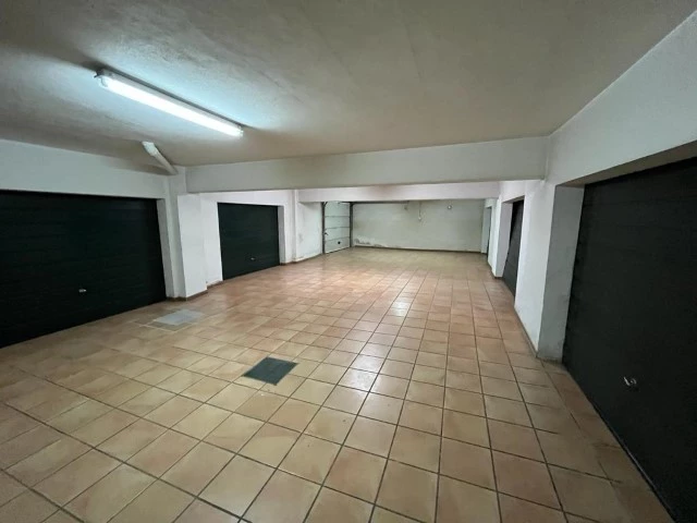 APARTAMENTO COM 5 QUARTOS NO CENTRO DE PENICHE
