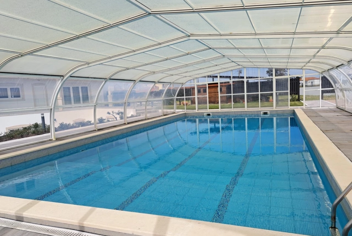 MORADIA COM EXCELENTES AREAS E PISCINA A 3 MINUTOS DA PRAIA DA VIEIRA