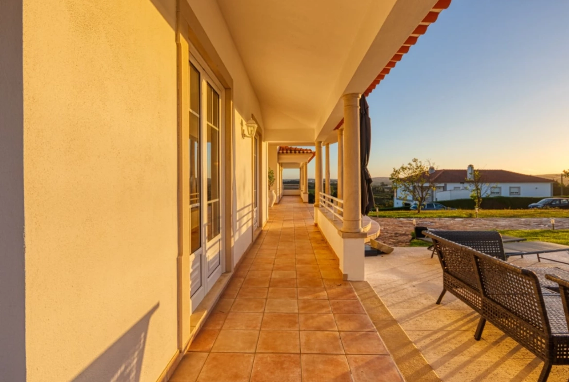 MORADIA DE LUXO COM VINHA A 10 MINUTOS DE ÓBIDOS