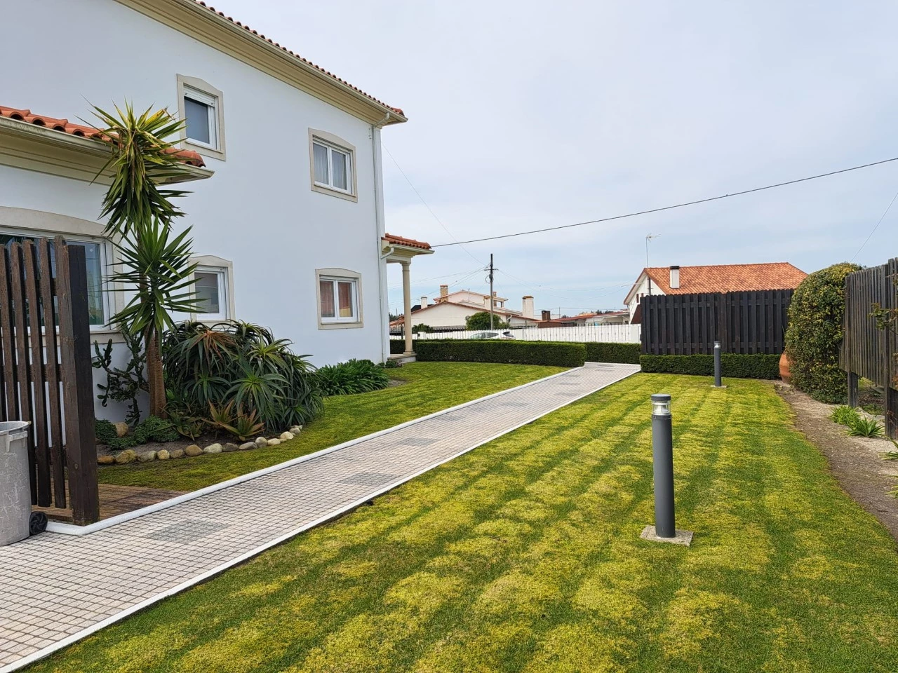 06 MORADIA COM EXCELENTES AREAS E PISCINA A 3 MINUTOS DA PRAIA DA VIEIRA