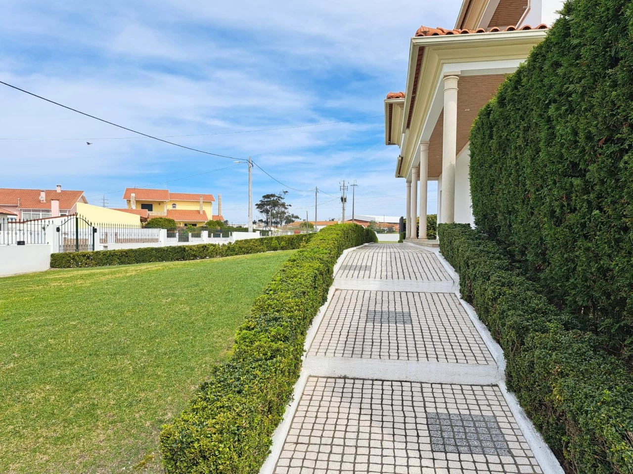 07 MORADIA COM EXCELENTES AREAS E PISCINA A 3 MINUTOS DA PRAIA DA VIEIRA