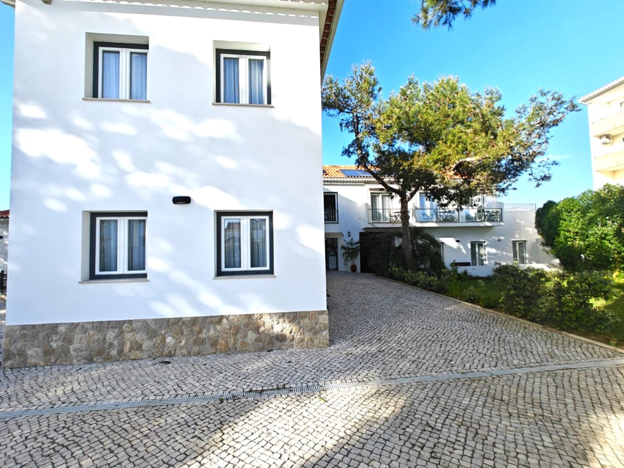 OPORTUNIDADE DE INVESTIMENTO A APENAS 400 METROS DA PRAIA DA CONSOLAÇÃO!