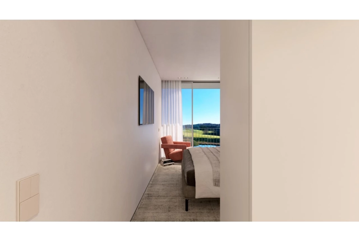 MORADIA ISOLADA COM 4 QUARTOS, JARDIM E PISCINA NO BOM SUCESSO RESORT, A 7 MINUTOS DA LAGOA DE ÓBIDOS E DAS PRAIAS DO OESTE
