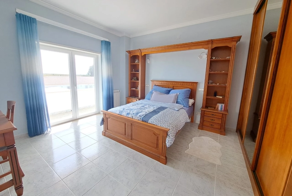 MORADIA COM EXCELENTES AREAS E PISCINA A 3 MINUTOS DA PRAIA DA VIEIRA