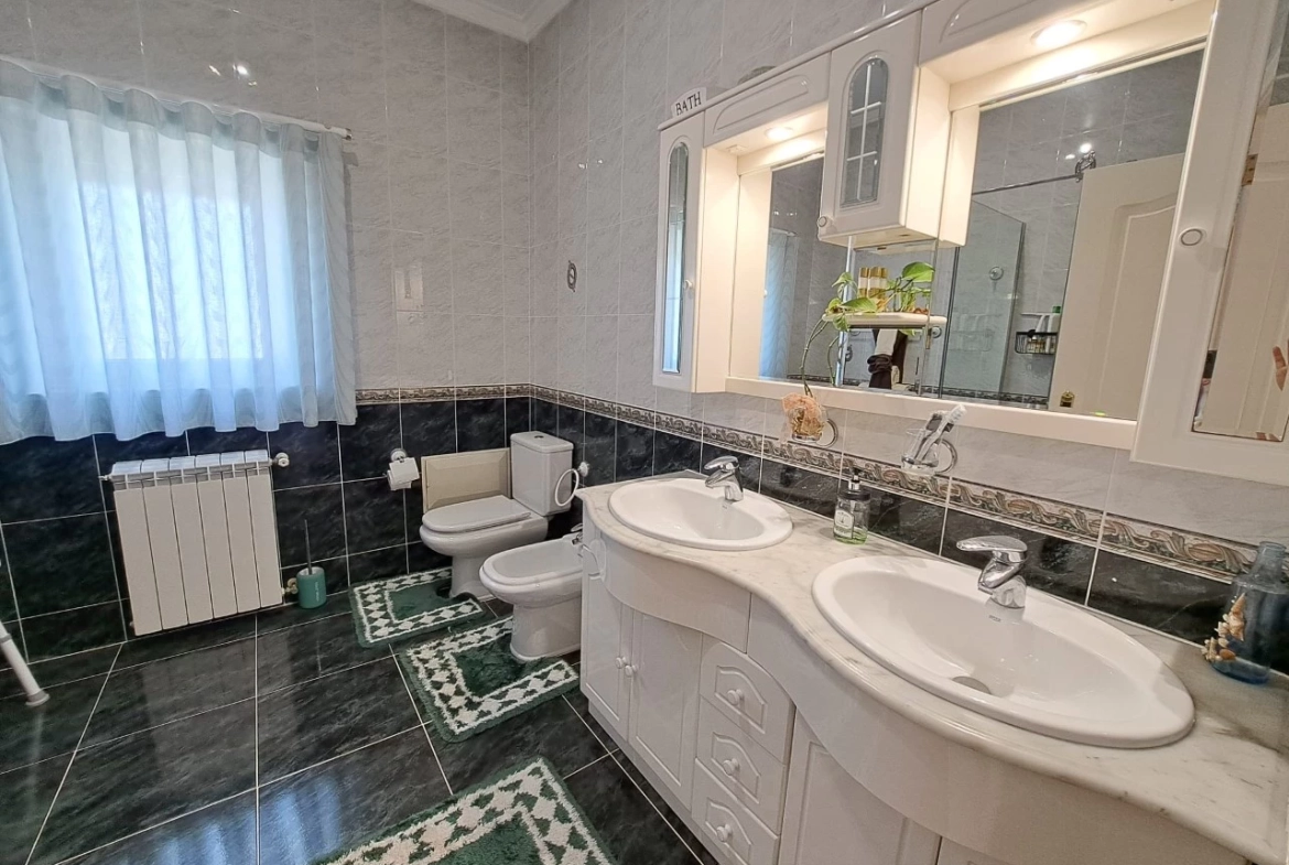 MORADIA COM EXCELENTES AREAS E PISCINA A 3 MINUTOS DA PRAIA DA VIEIRA