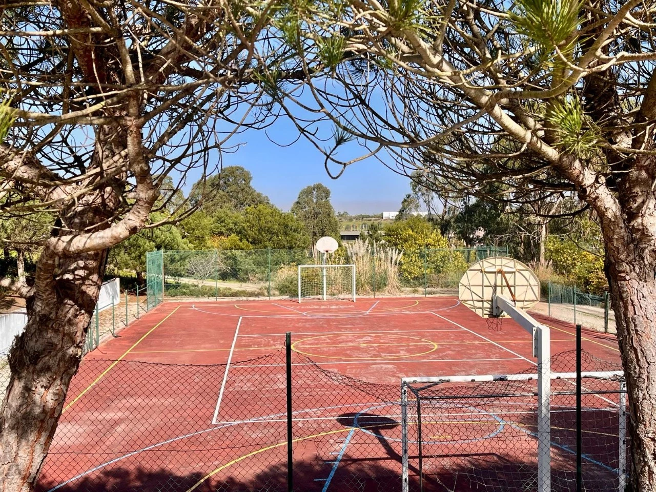 36 MORADIA ISOLADA COM 4 QUARTOS, JARDIM E PISCINA NO BOM SUCESSO RESORT, A 7 MINUTOS DA LAGOA DE ÓBIDOS E DAS PRAIAS DO OESTE