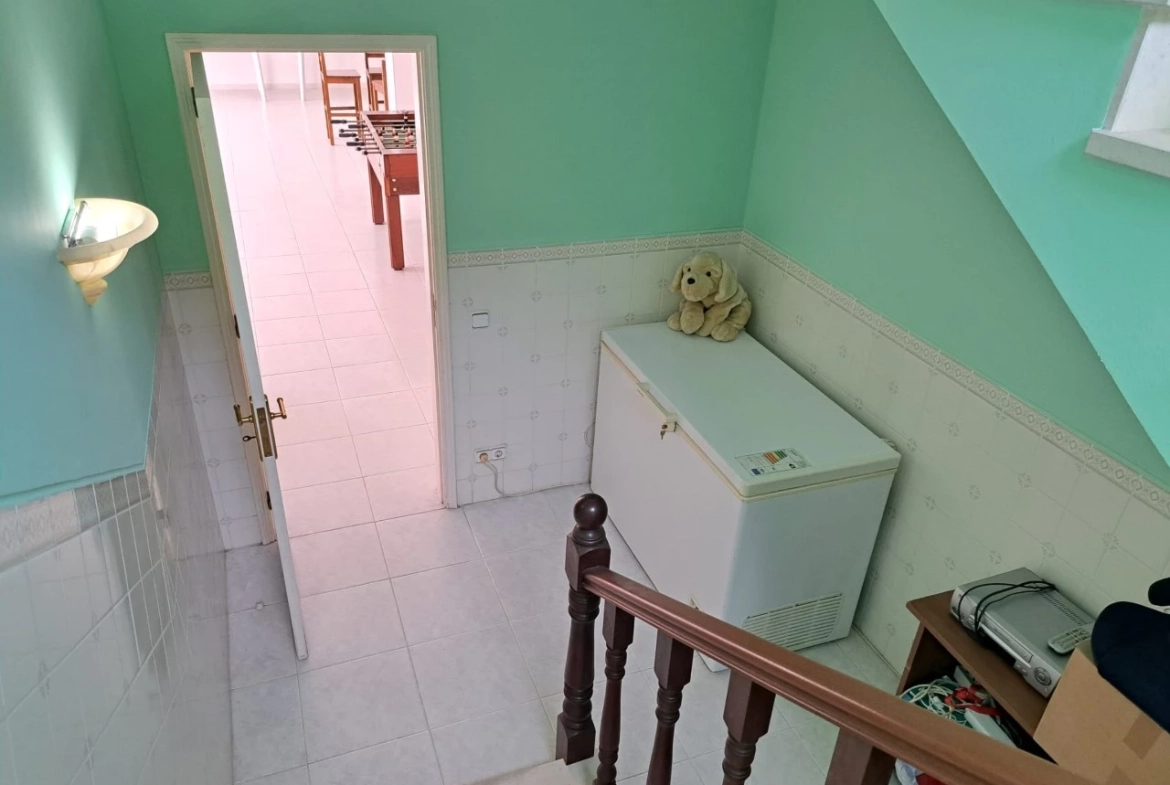 MORADIA COM EXCELENTES AREAS E PISCINA A 3 MINUTOS DA PRAIA DA VIEIRA