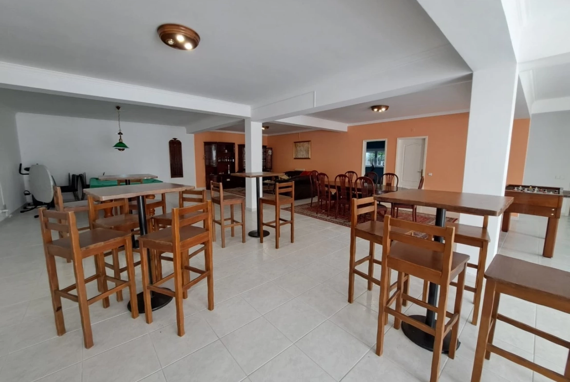 MORADIA COM EXCELENTES AREAS E PISCINA A 3 MINUTOS DA PRAIA DA VIEIRA