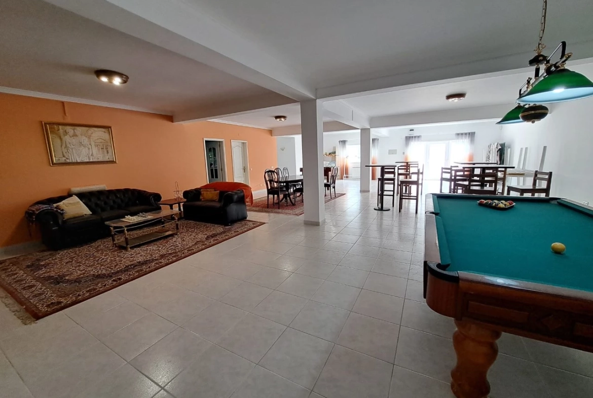 MORADIA COM EXCELENTES AREAS E PISCINA A 3 MINUTOS DA PRAIA DA VIEIRA