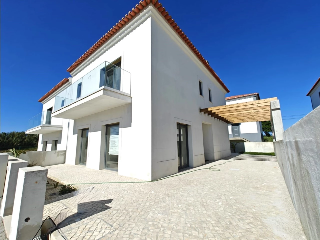 02 MORADIA NOVA A 5 MINUTOS DAS PRAIAS – PENICHE > ATOUGUIA DA BALEIA