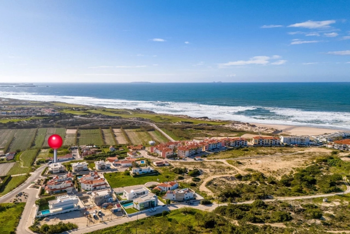 TERRENO COM VISTA MAR JUNTO AOS CAMPOS DE GOLFE – ÓBIDOS > AMOREIRA