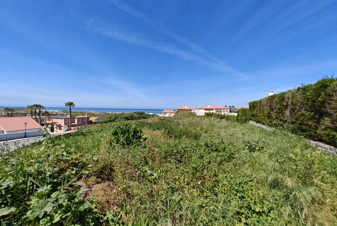 TERRENO COM VISTA MAR JUNTO AOS CAMPOS DE GOLFE – ÓBIDOS > AMOREIRA