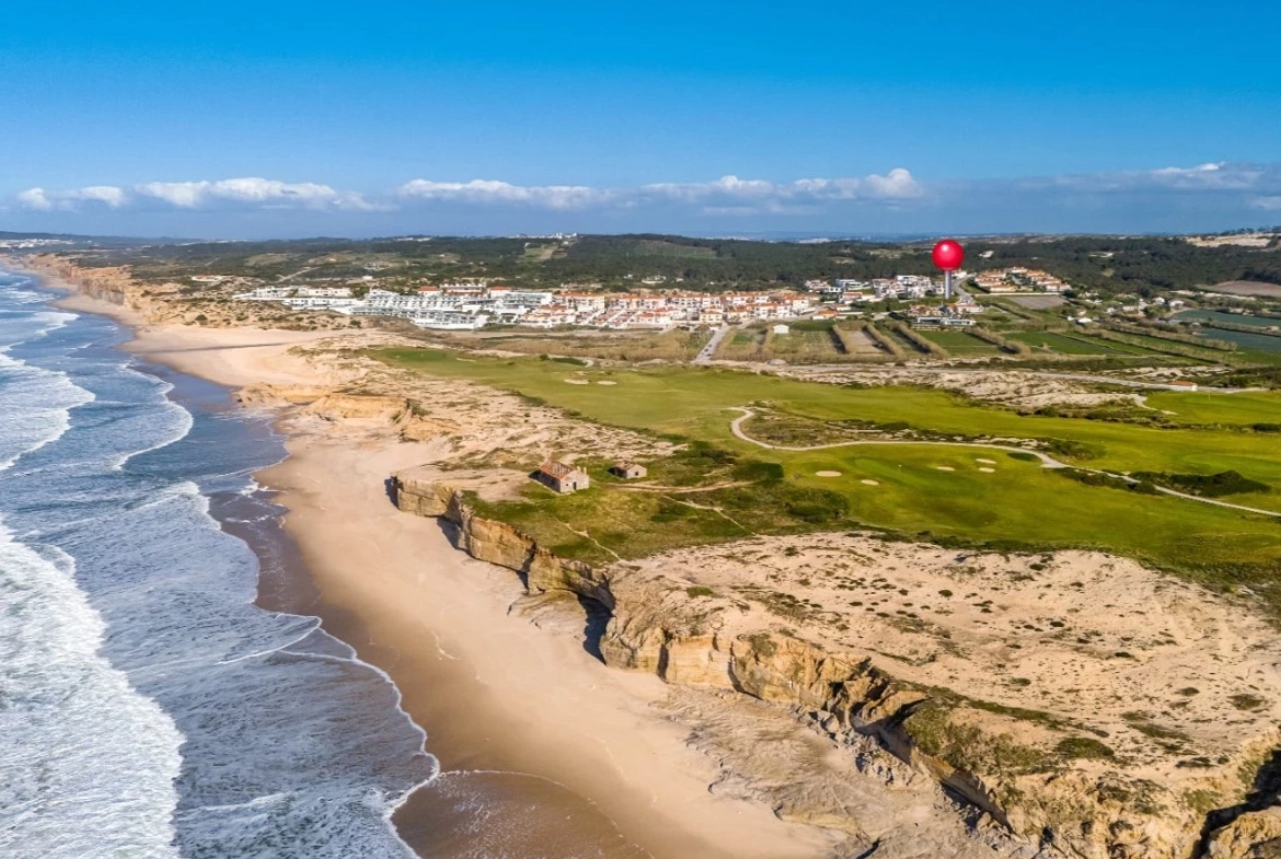 TERRENO COM VISTA MAR JUNTO AOS CAMPOS DE GOLFE – ÓBIDOS > AMOREIRA