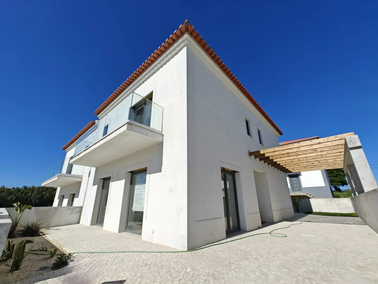 24 MORADIA NOVA A 5 MINUTOS DAS PRAIAS – PENICHE > ATOUGUIA DA BALEIA