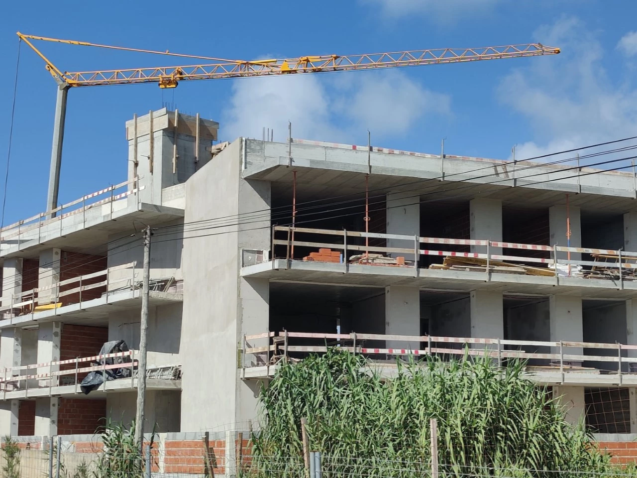 03 APARTAMENTO T2 NOVO, NA NAZARÉ