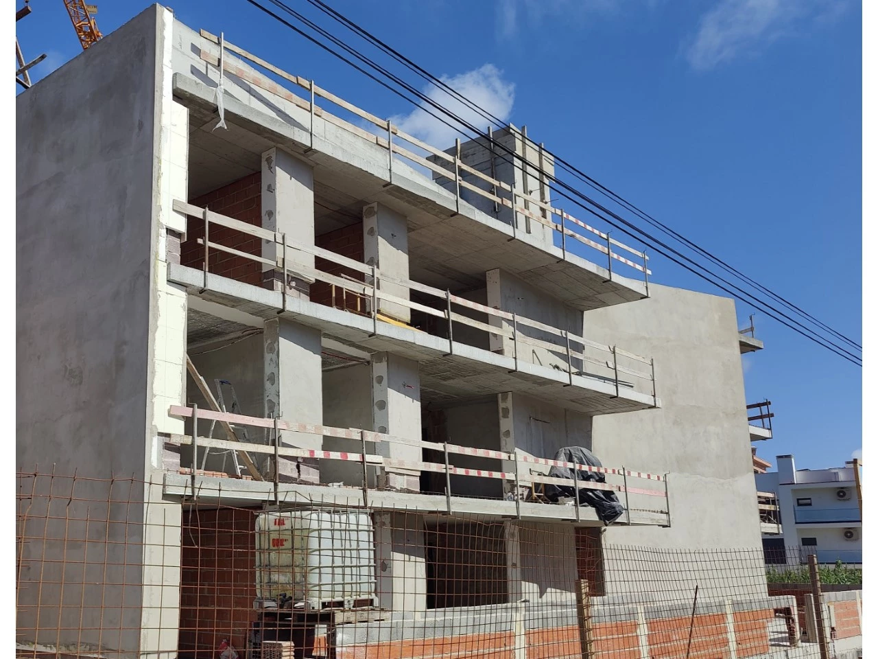 12 APARTAMENTO T2 NOVO, NA NAZARÉ